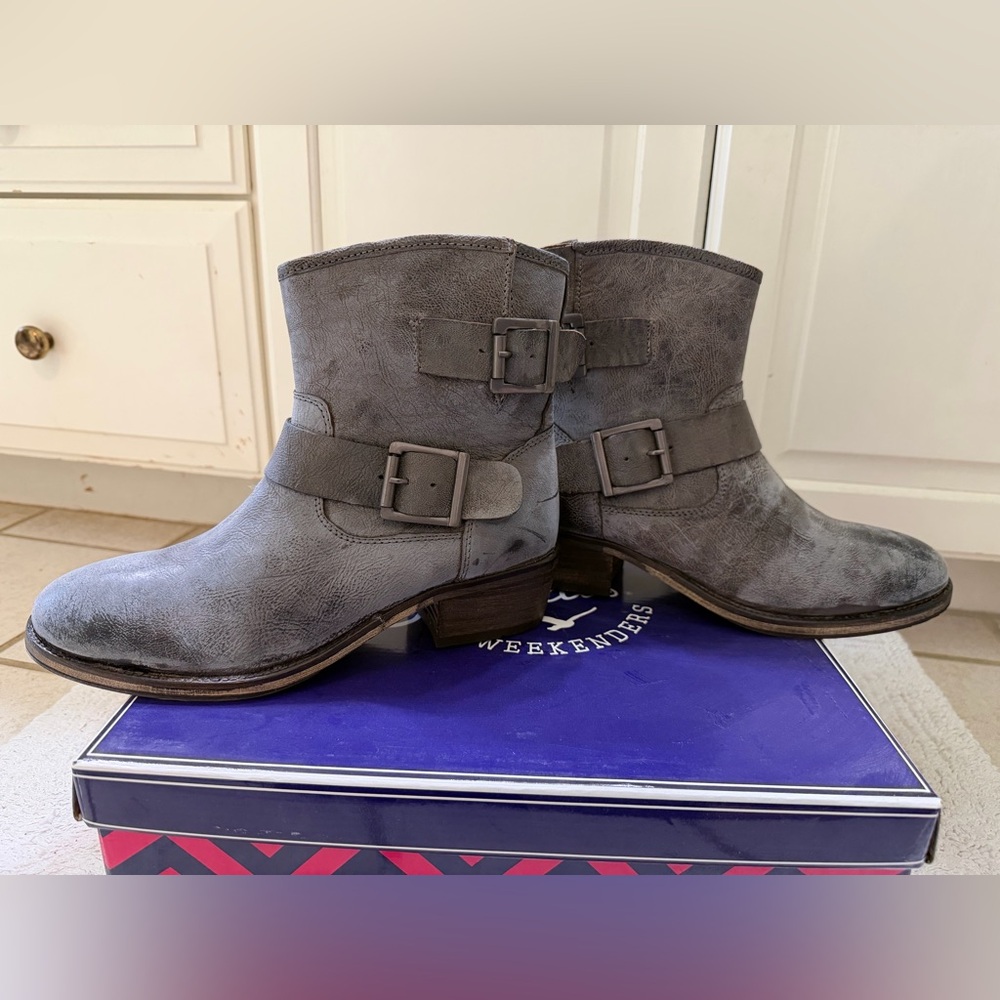 Seychelles Gray Ankle Boots, NWT